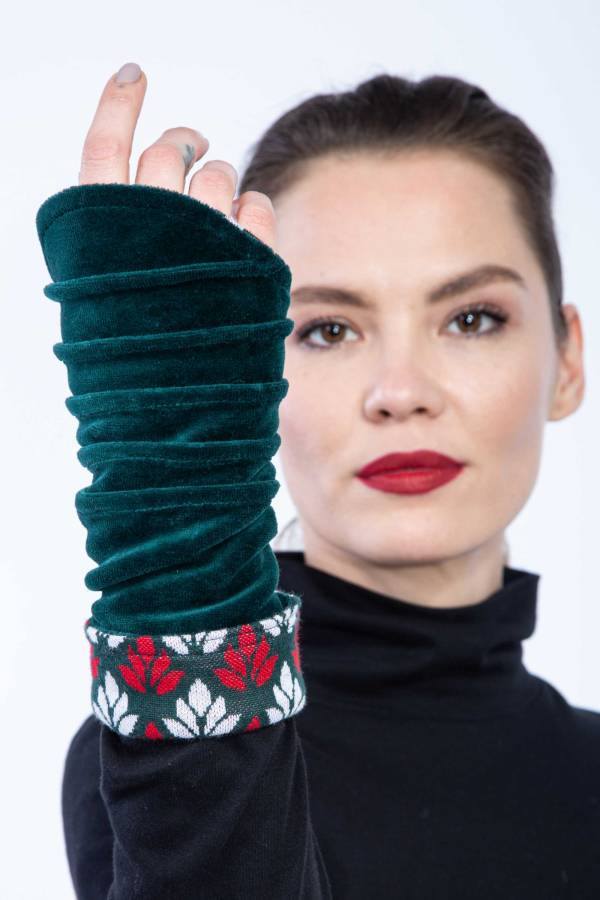 Cuffs made from organic GOTS velvet